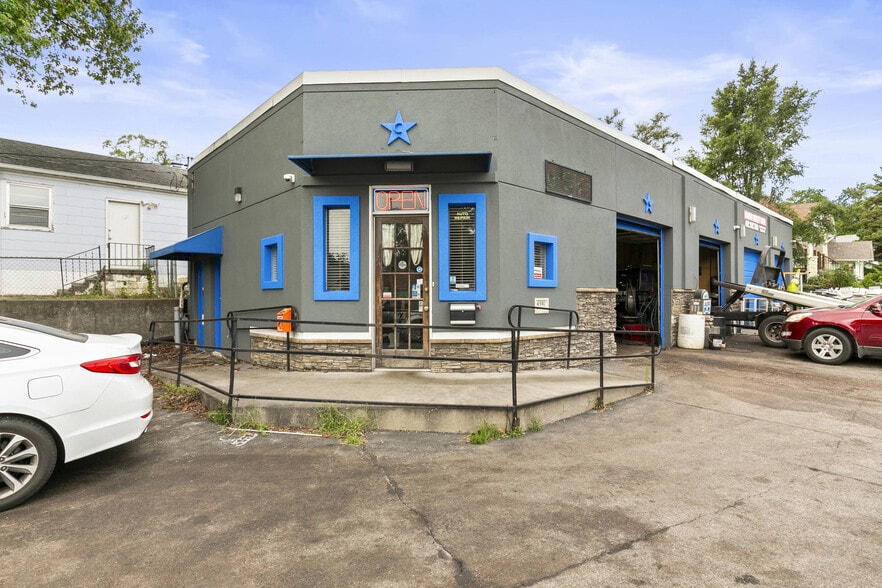 Primary Photo Of 4501 Bedford Ave, Omaha Auto Repair For Sale