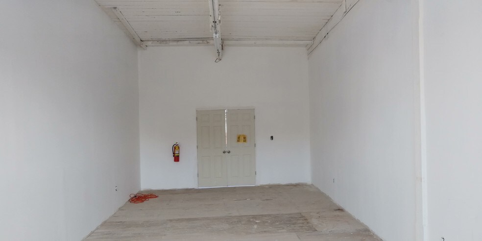 More Photos Of 60 Dickerson St, Newark Light Manufacturing For Lease
