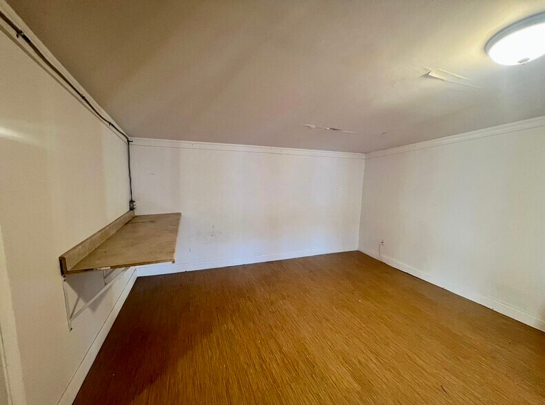 More Photos Of 2106 Pulaski Hwy, Edgewood Auto Dealership For Lease