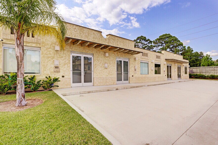 More Photos Of 25329 Budde Rd, The Woodlands Unknown For Lease