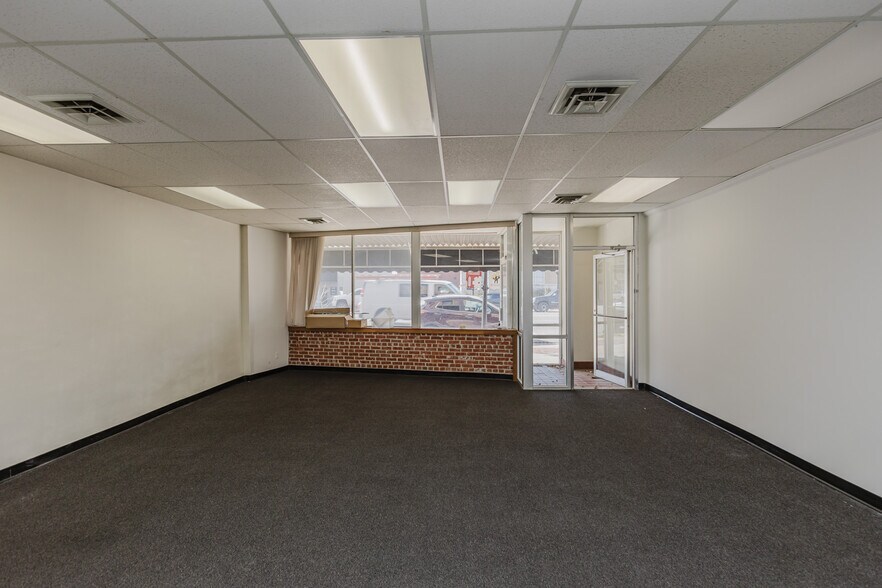 More Photos Of 722 N Main St, Newton Office For Sale