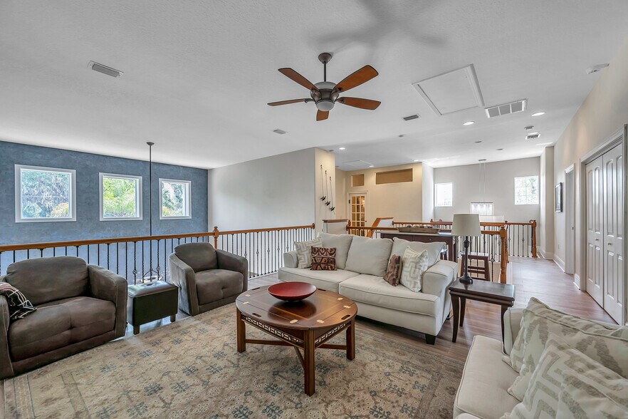 More Photos Of 429 2nd St S, Safety Harbor Specialty For Sale