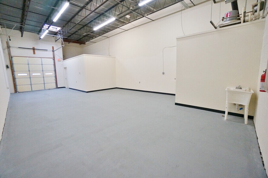 More Photos Of 1100-1146 Taft St, Rockville Warehouse For Lease