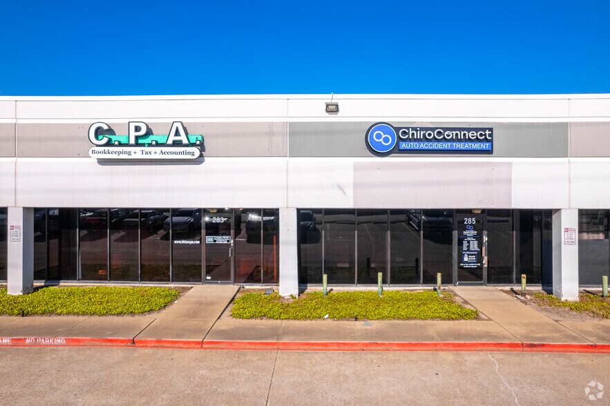 More Photos Of 253-287 N Interstate 35E, DeSoto General Retail For Lease