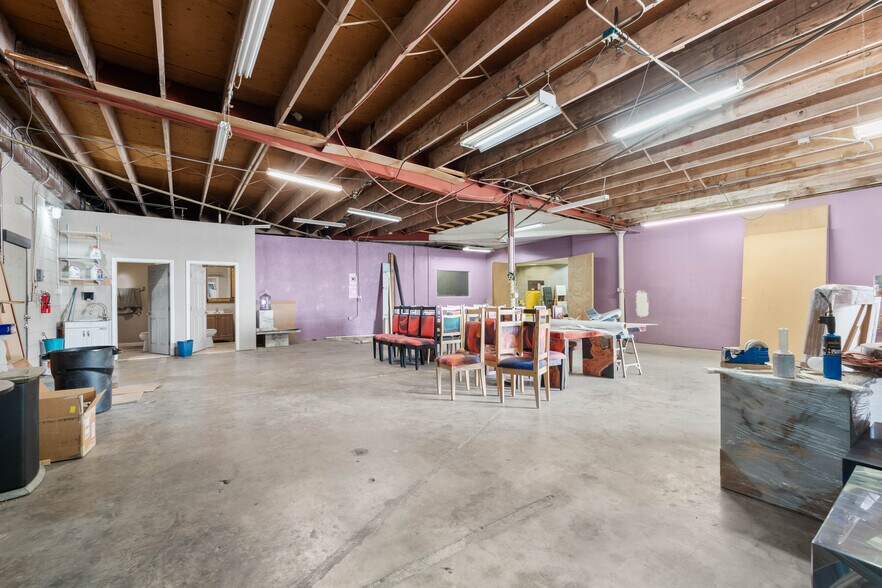 More Photos Of 491 W Rialto Ave, Rialto Manufacturing For Sale