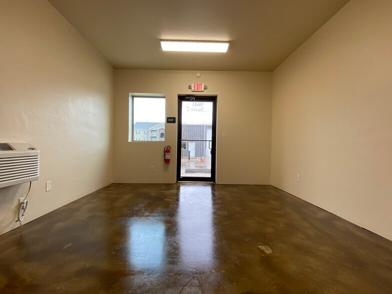 More Photos Of 9641 N Council Rd, Oklahoma City Service For Sale