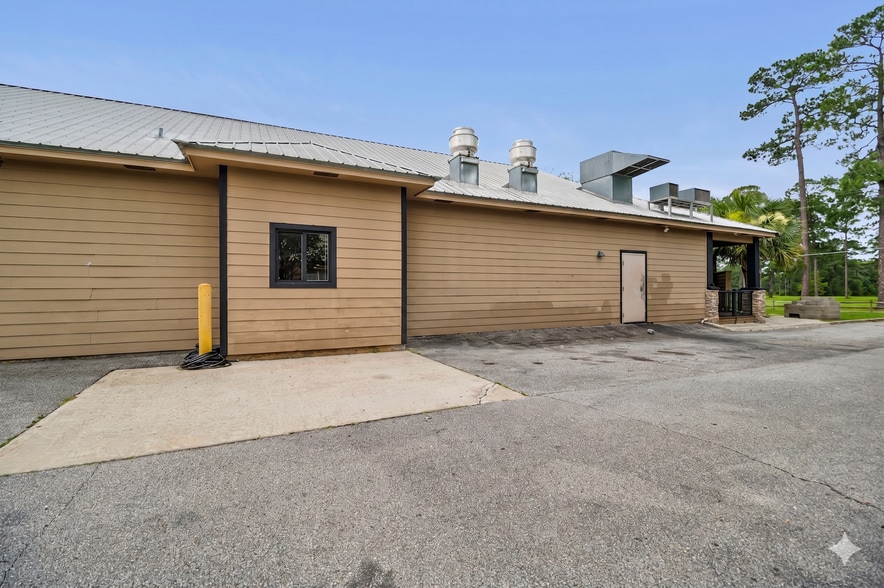 More Photos Of 2579 Douglas Ave, Brewton Restaurant For Sale