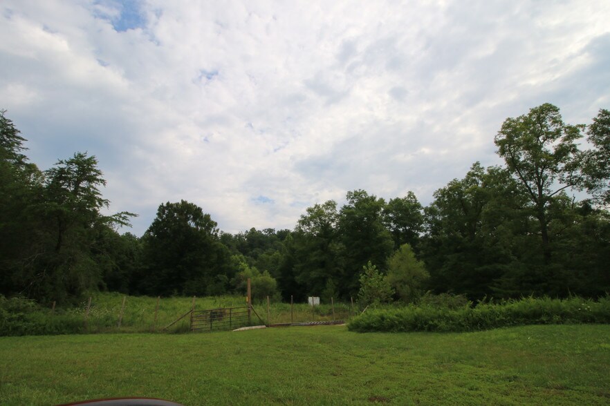 More Photos Of 11251 Highway 90, Parkers Lake Hotel For Sale