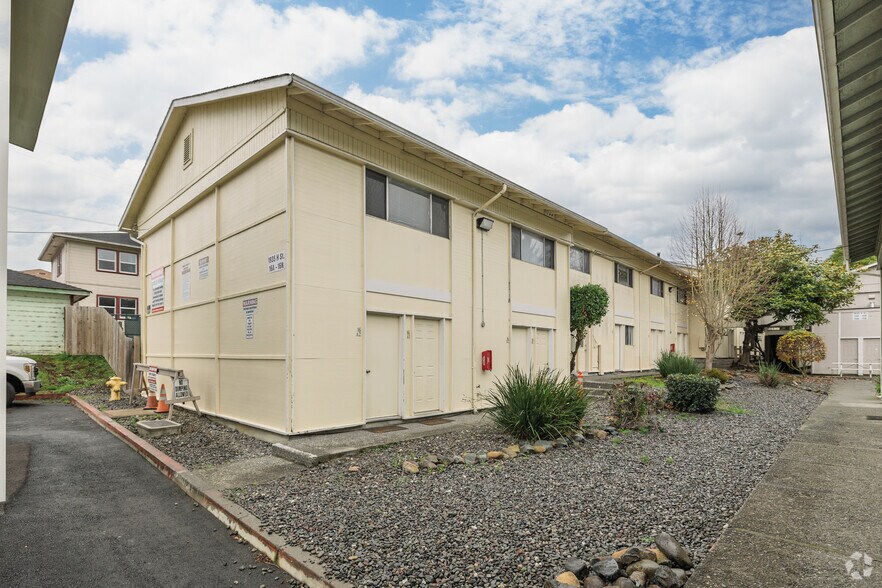 More Photos Of 1895 H St, Arcata Apartments For Sale
