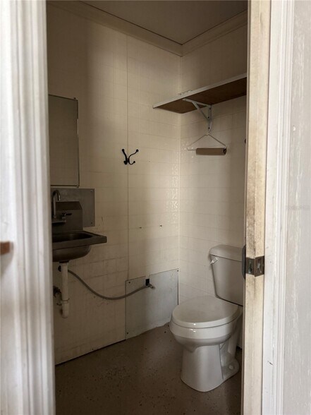 More Photos Of 419 SE 6th St, Williston Warehouse For Lease