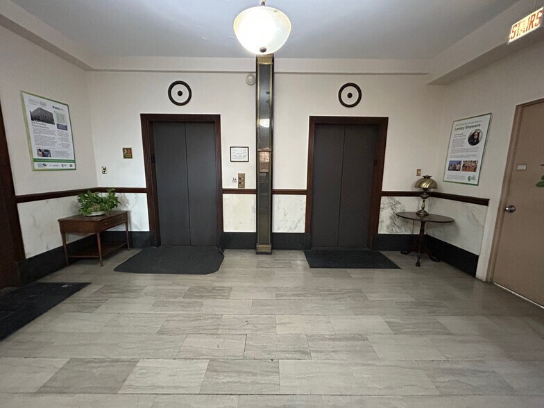 More Photos Of 4740-4750 N Sheridan Rd, Chicago Office For Lease