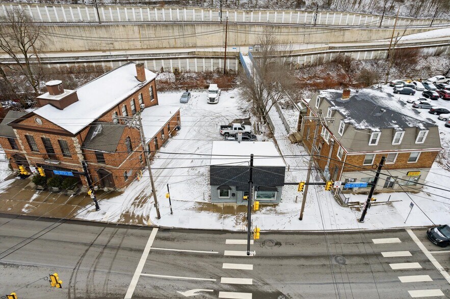 More Photos Of 2404 Saw Mill Run Blvd, Pittsburgh Storefront For Sale