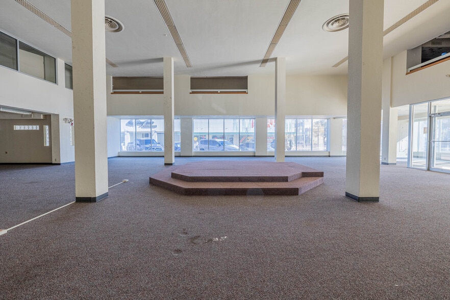 More Photos Of 1102 Broadway St, Lubbock Office For Sale