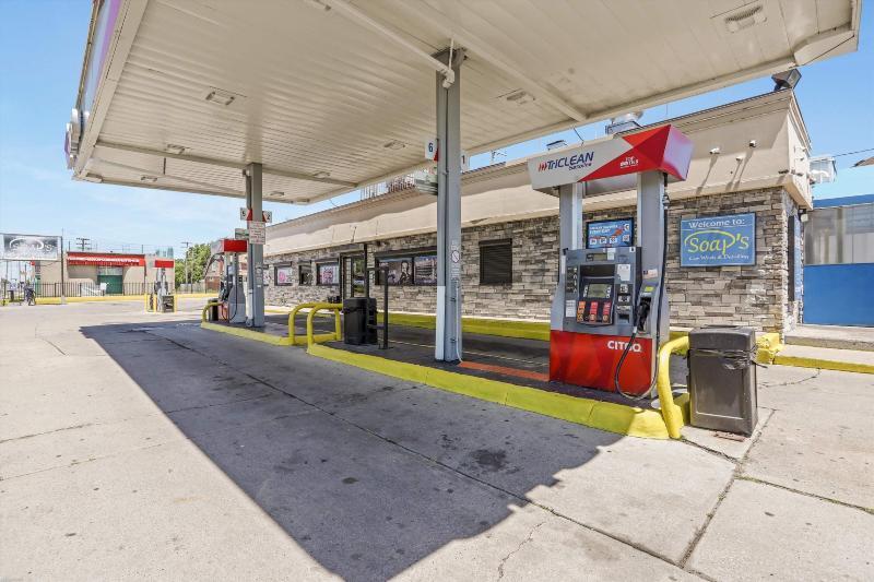 More Photos Of 13730 Livernois Ave, Detroit General Retail For Sale