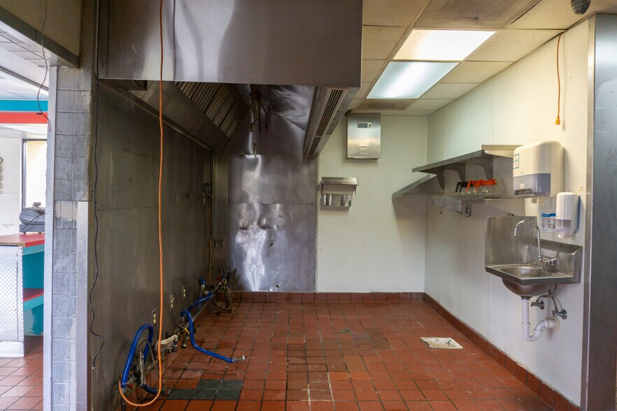 2187 N Bridge St, Elkin, NC 28621 General Retail For Sale