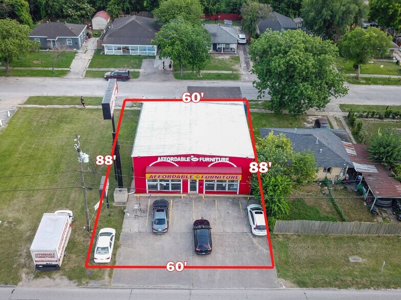More Photos Of 10722 E I-10 Fwy, Houston Freestanding For Sale