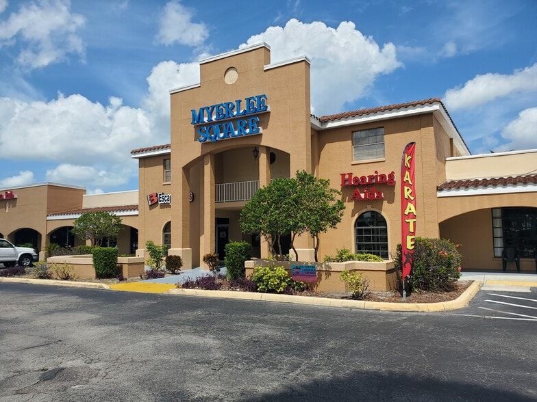 More Photos Of 7050 Winkler Rd, Fort Myers Restaurant For Lease