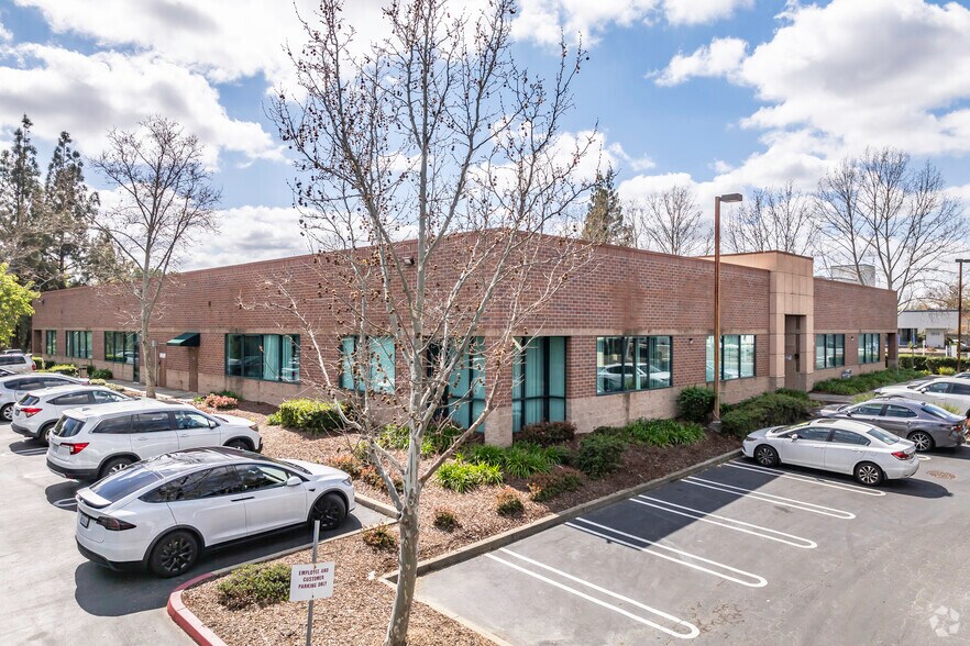 More Photos Of 1620 Santa Clara Dr, Roseville Office For Lease