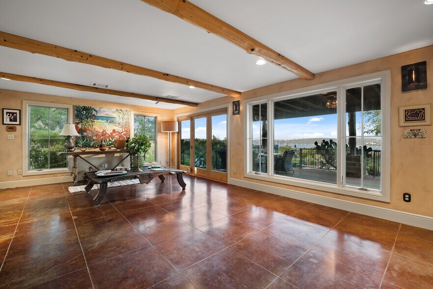 More Photos Of 3911 Lago Vista Dr, Austin Apartments For Sale