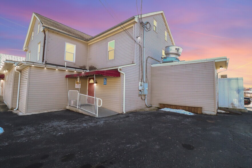 More Photos Of 7646 Lancaster Ave, Myerstown Restaurant For Sale