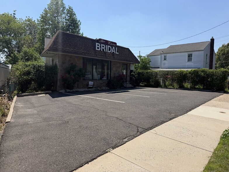 More Photos Of 2015 Cove Rd, Pennsauken Storefront For Lease