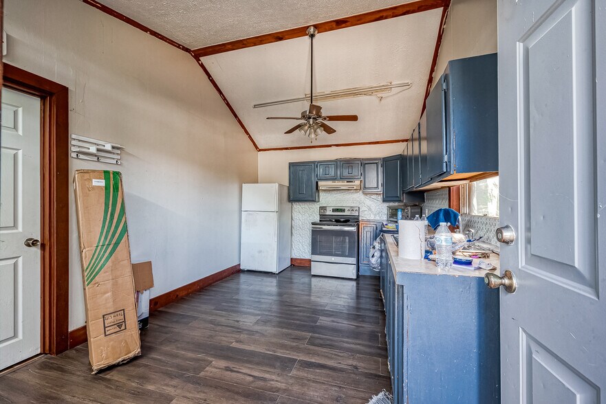 More Photos Of 4310 N Main St, Liberty Convenience Store For Sale