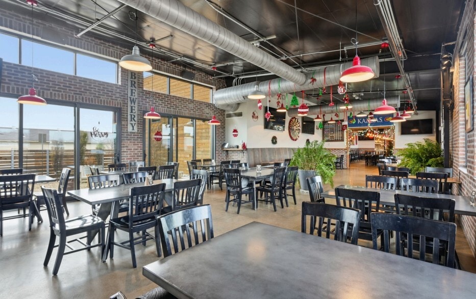 More Photos Of 706 E 23rd St, Lawrence Restaurant For Sale