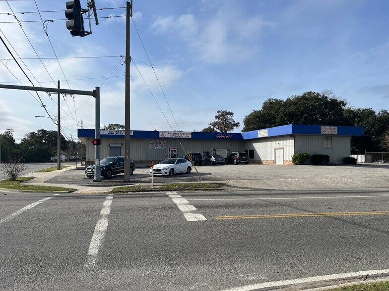 More Photos Of 1906 Parental Home Rd, Jacksonville Storefront For Sale