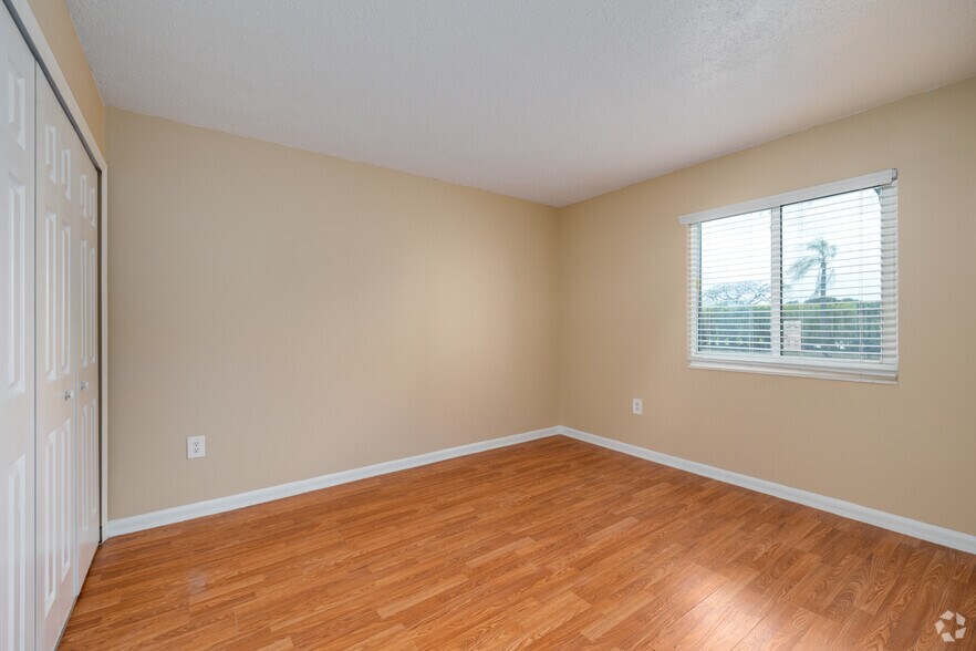 More Photos Of 8372 Beacon Blvd, Fort Myers Apartments For Sale
