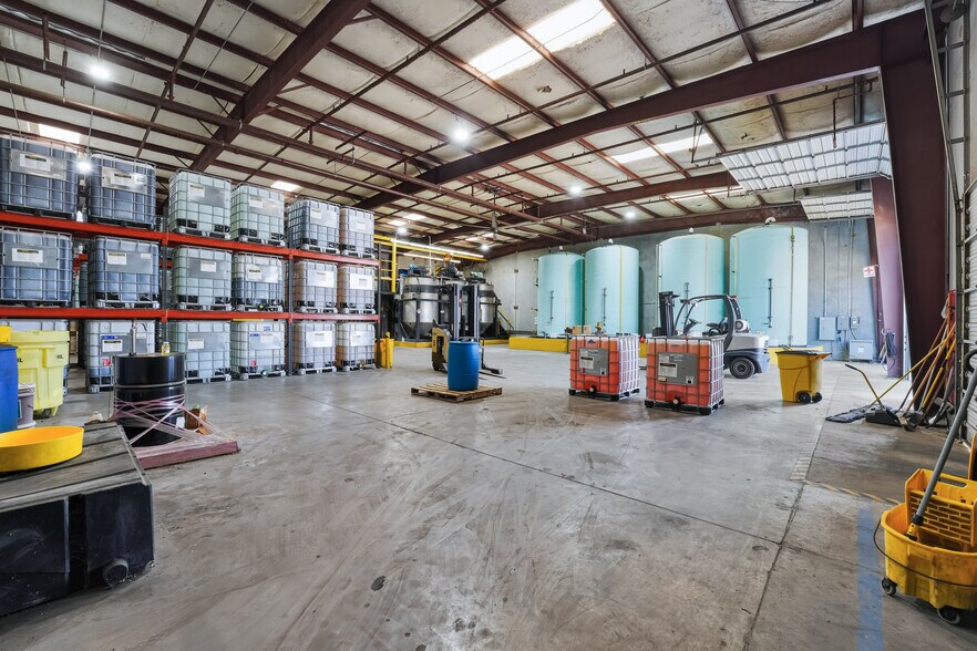 More Photos Of 4820 Railroad St, Deer Park Warehouse For Lease