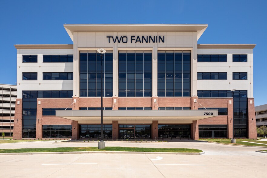 More Photos Of 7500 Fannin St, Houston Medical For Lease