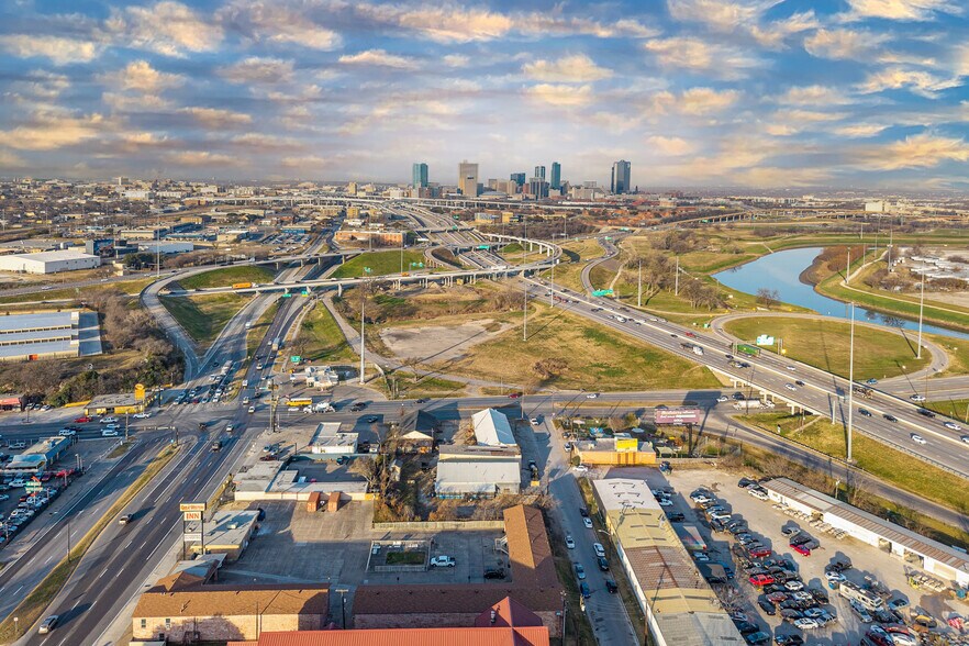 Primary Photo Of 1808 Bomar Ave, Fort Worth General Retail For Sale