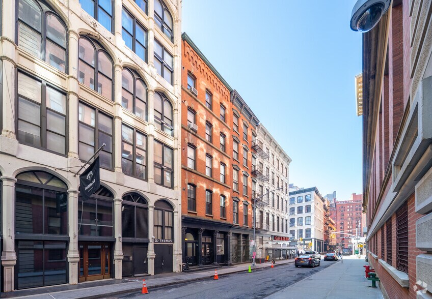 More Photos Of 68 Thomas St, New York Apartments For Sale