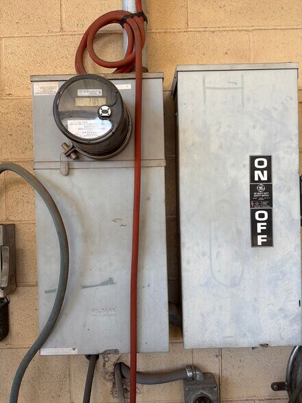 More Photos Of 3122-3144 E Columbia St, Tucson Research And Development For Sale