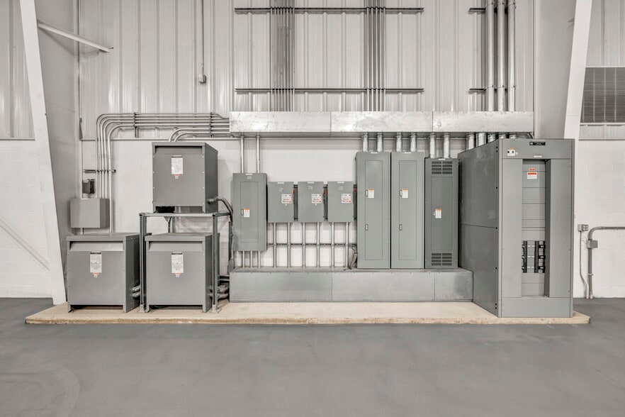 More Photos Of 310 Park Dr, Chardon Warehouse For Sale