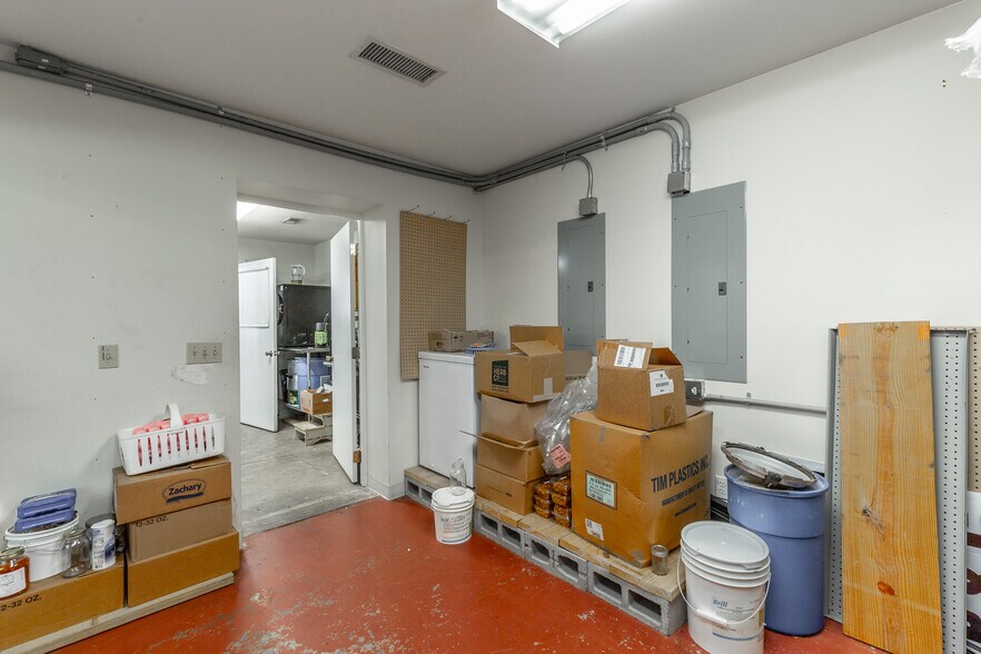 More Photos Of 15781 Rankin Ave, Dunlap Freestanding For Sale