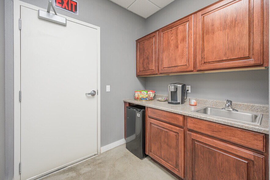 More Photos Of 1491 Palma Rd, Bullhead City Medical For Sale