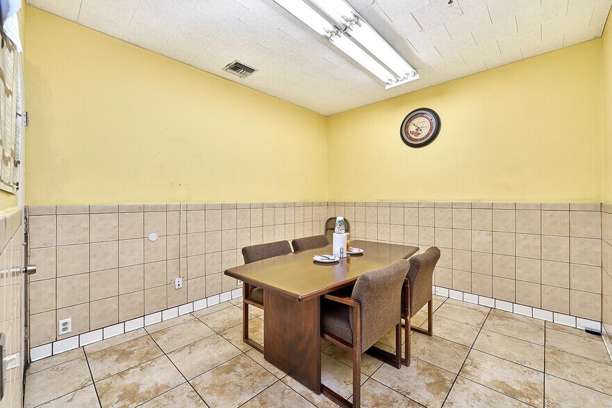 More Photos Of 614 E Walnut St, Carson Warehouse For Sale