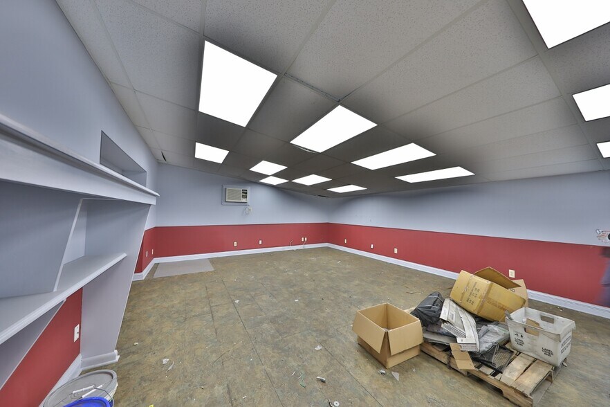 More Photos Of 126 E Dickerson St, Dover Warehouse For Sale