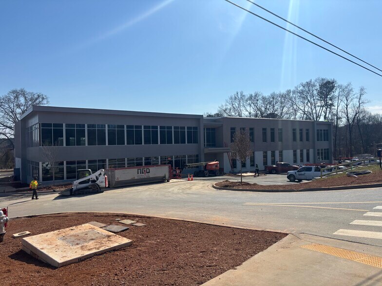 More Photos Of 7355 Main St, Woodstock Medical For Lease