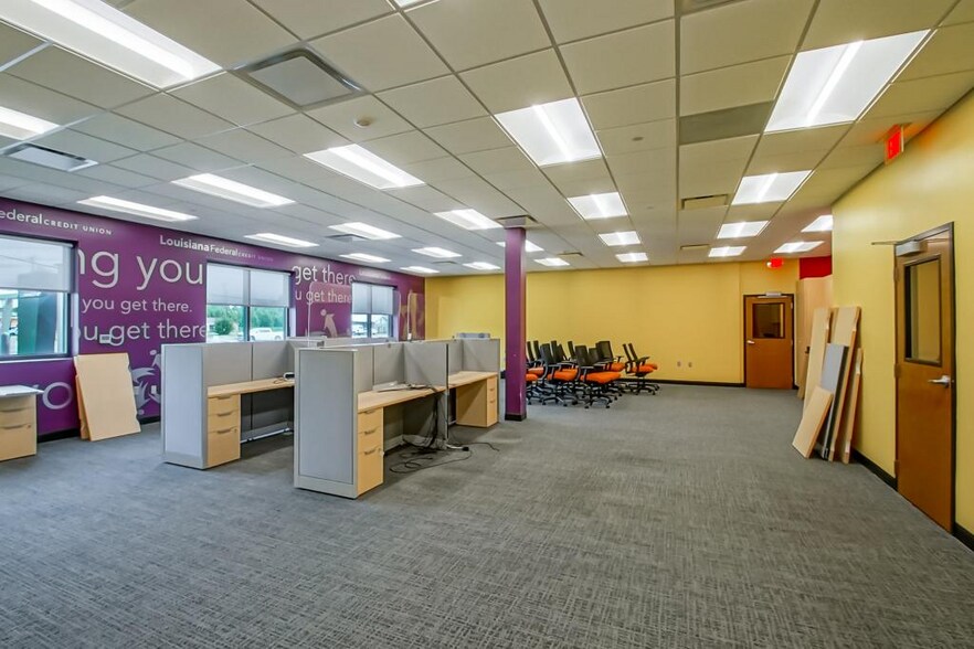More Photos Of 805 Robin St/ 406 Airline Hwy, La Place Office For Sale