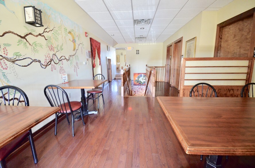 More Photos Of 1495 Farmington Ave, Pottstown General Retail For Sale