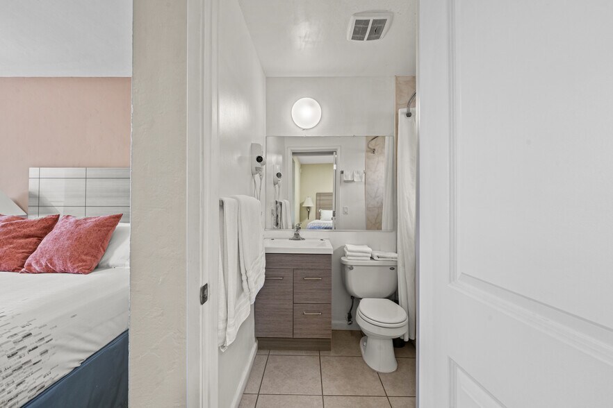 More Photos Of 1736 Santa Rosa Ave, Santa Rosa Hotel For Sale