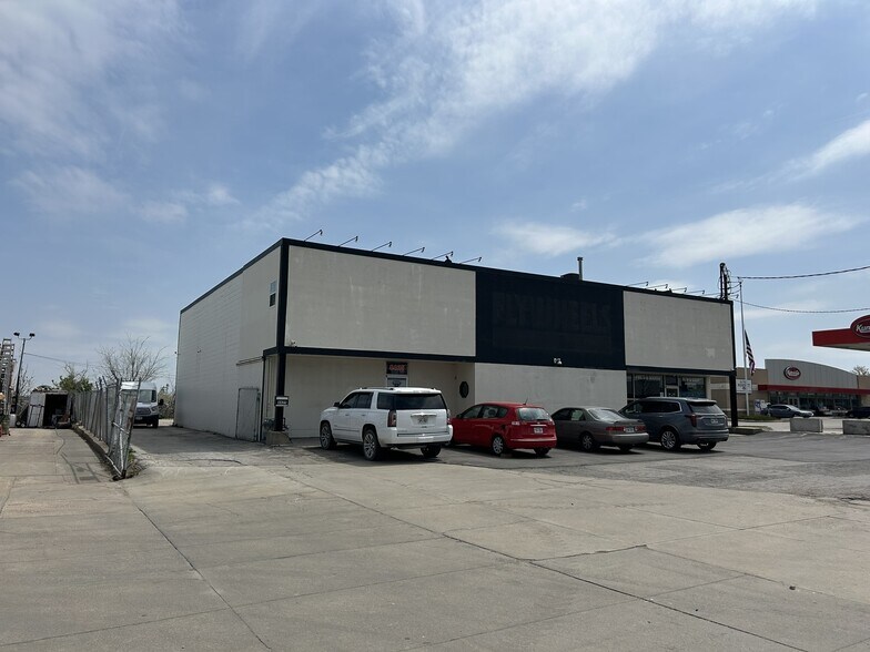 Primary Photo Of 4425 S 4429 S 84th St, Omaha Warehouse For Sale