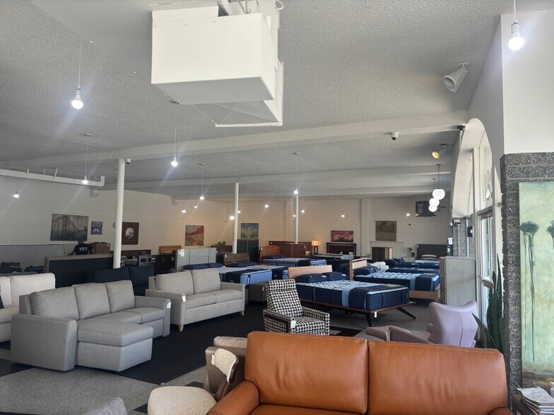 More Photos Of 280 El Camino Real, San Carlos Storefront For Sale