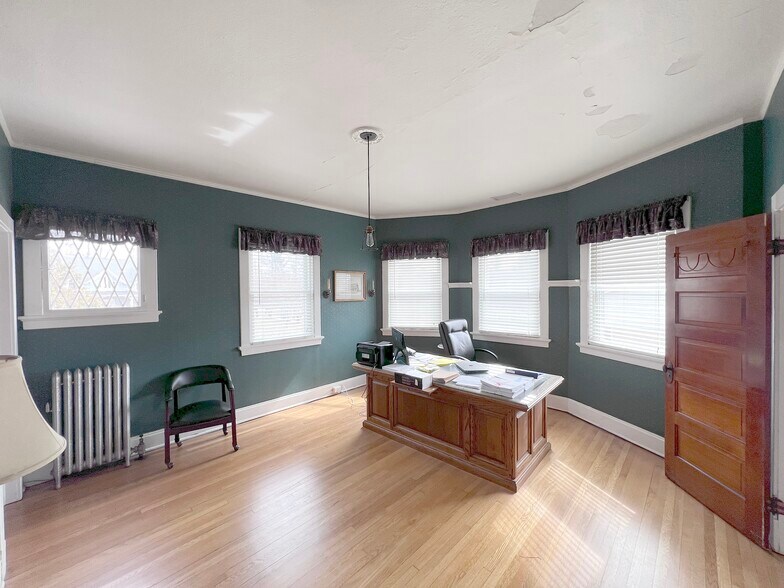 More Photos Of 745 Burnside Ave, East Hartford Schools For Sale