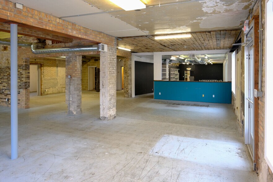 More Photos Of 408 W Main St, Benton Harbor Freestanding For Lease