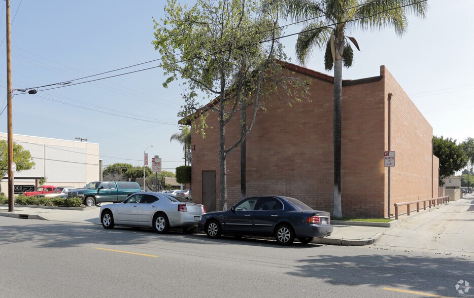 More Photos Of 1000 E Wardlow Rd, Long Beach Office For Lease