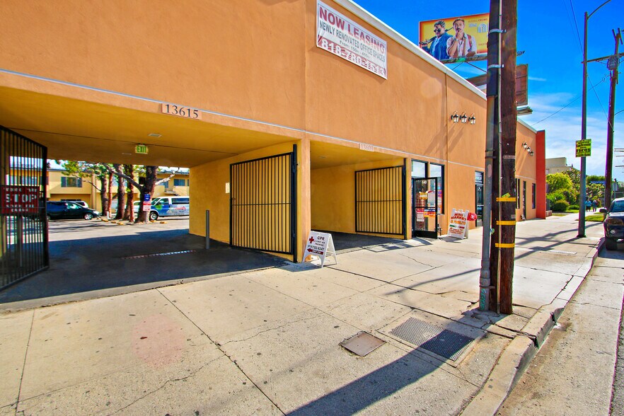 More Photos Of 13615 Victory Blvd, Van Nuys Office For Lease