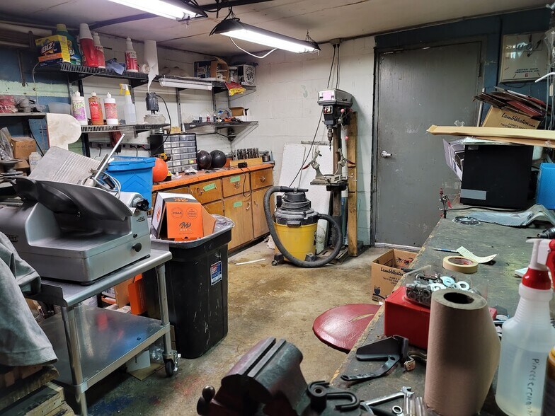 More Photos Of 739 W Main St, Deshler Bowling Alley For Sale